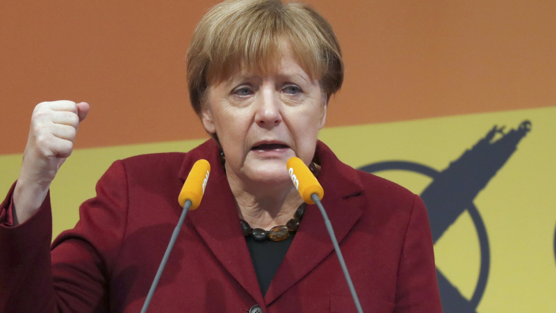 Съдбовен ден за Меркел – ще я накажат ли за „отворените врати”