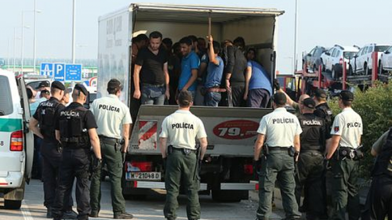 Австрия взима мерки срещу новия маршрут на мигрантите