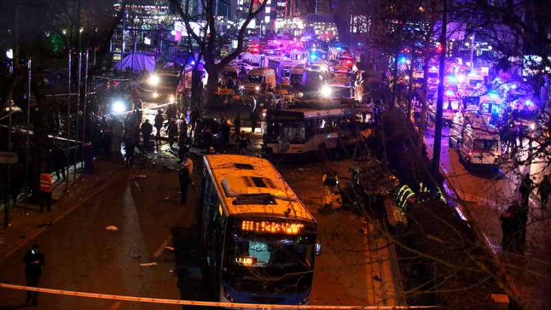 Един от атентаторите-самоубийци в Анкара е жена