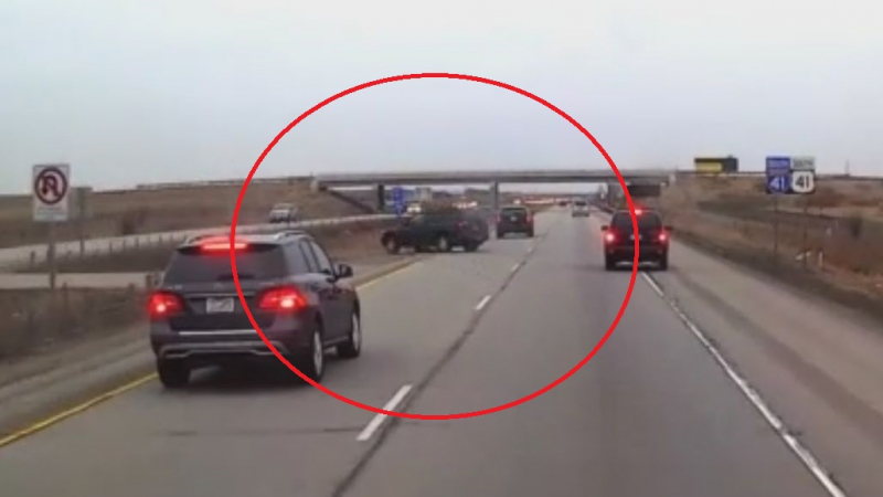 Шофьор опита да избута друг от магистралата, но ето какво стана... (ВИДЕО)