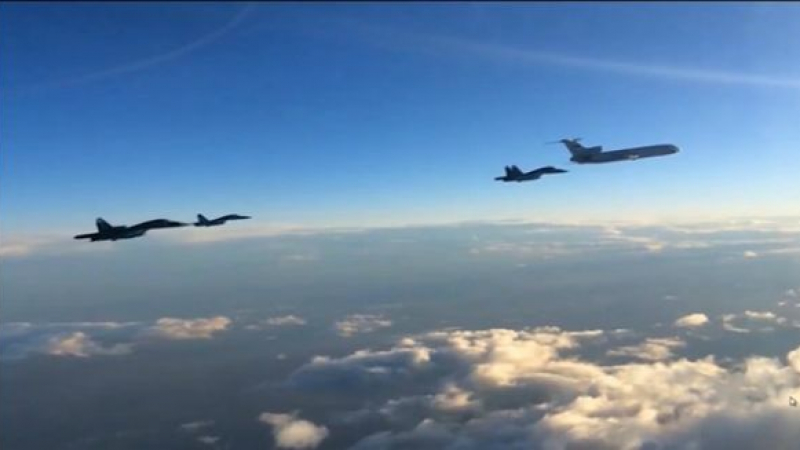 Извънредно: Първите руски самолети излетяха от Сирия! (ВИДЕО)