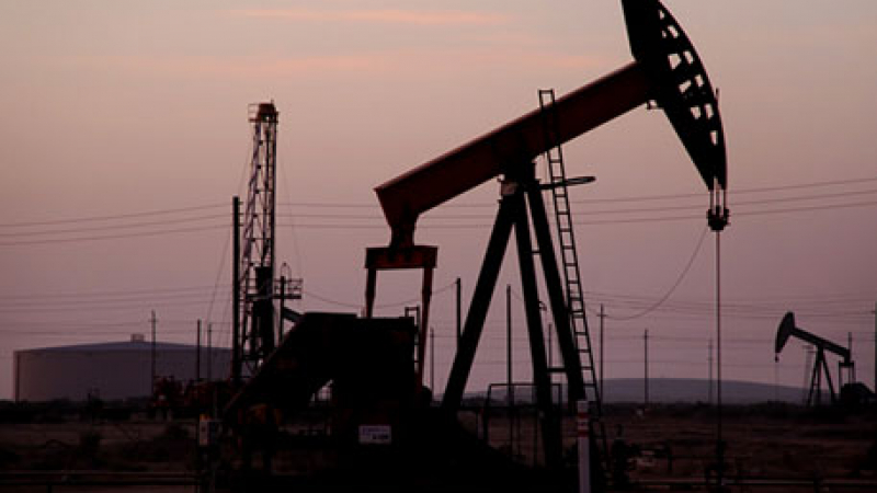 Световните цени на петрола скочиха с 40 долара 