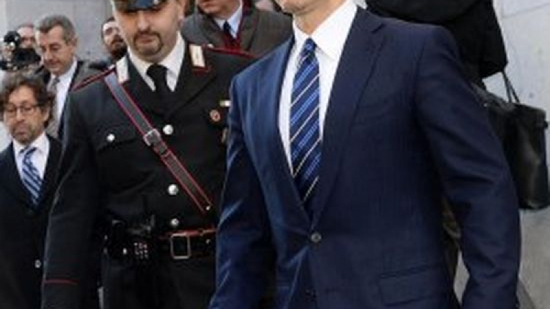 Осъдиха сина на Силвио Берлускони на 14 месеца затвор