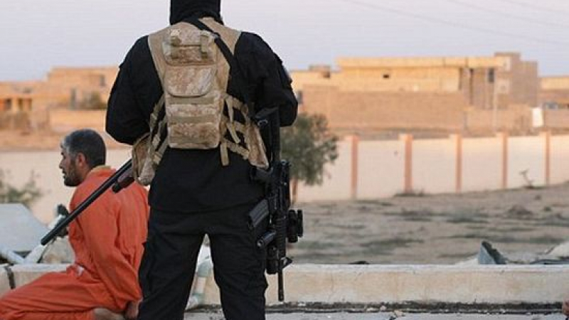 Ново зверство на джихадистите: ИД екзекутира шестима шпиони 
