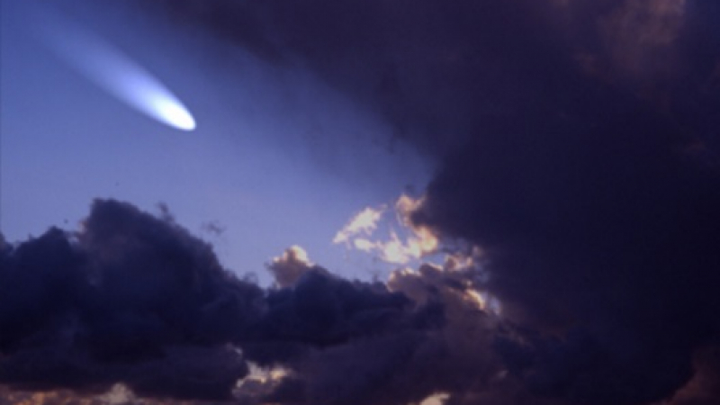 Две комети близнаци ще се отъркат в Земята на 21 и 22 март