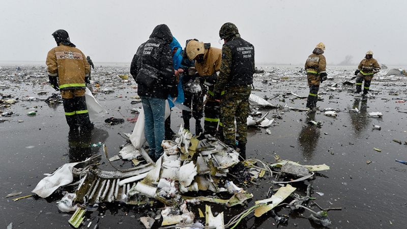 Трагедия! Ето какво е останало от самолета и пътниците на разбилия се самолет на Flydubai (СНИМКИ 18+)