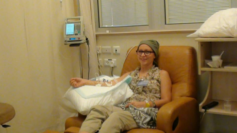 Изрязаха тумор от крака на Нана