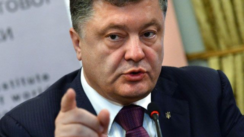 Порошенко въведе санкции срещу 84 лица от списъка „Савченко-Сенцов“