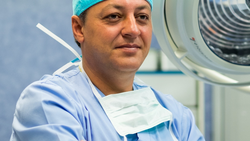 Д-р Росен Тушев от МБАЛ „Вита”: Чрез операция наши пациенти отслабват между 60 и 100 кг