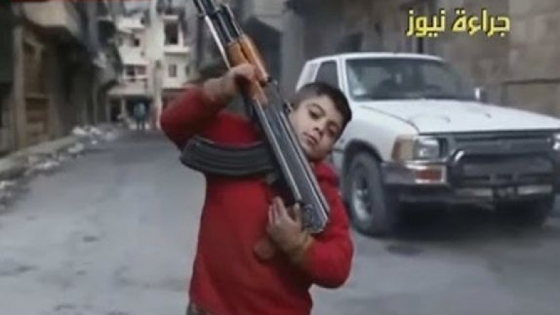 Джихадист: Най-доброто за 5-годишния ми син е да се взриви