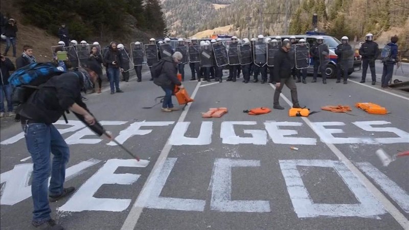 Сблъсъци между полиция и протестиращи на австрийско-италианската граница (ВИДЕО)
