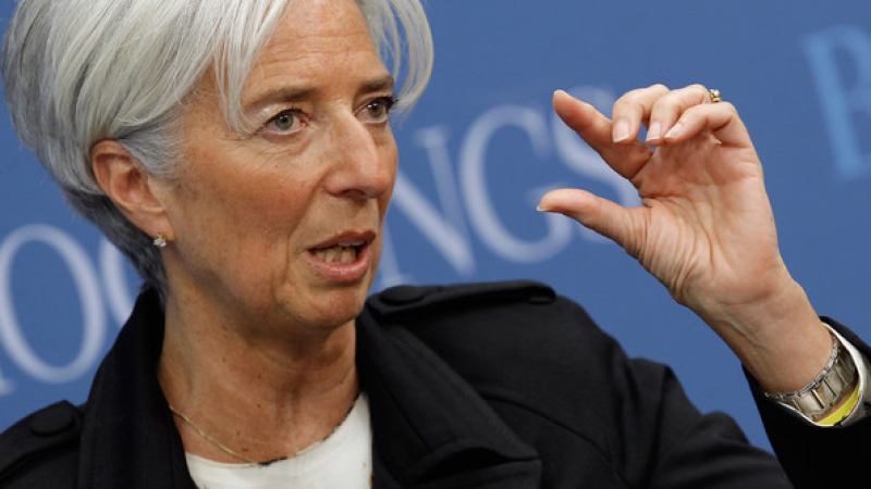 МВФ бие тревога: Световната икономика се възстановява твърде бавно