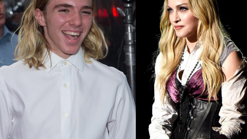 Синът на Мадона я унижи публично