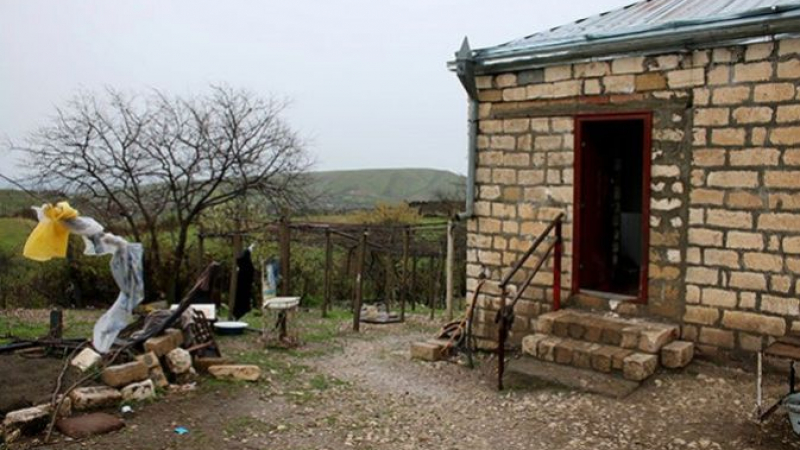 Публикуваха СНИМКИ от зверска разправа над възрастни хора в Нагорни Карабах (18+)