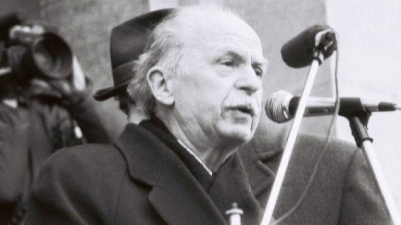 Депутатите си спомниха за д-р Петър Дертлиев 100 години след рождението му