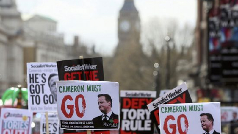 Хиляди британци поискаха оставката на Камерън заради панамския скандал (СНИМКИ/ВИДЕО)