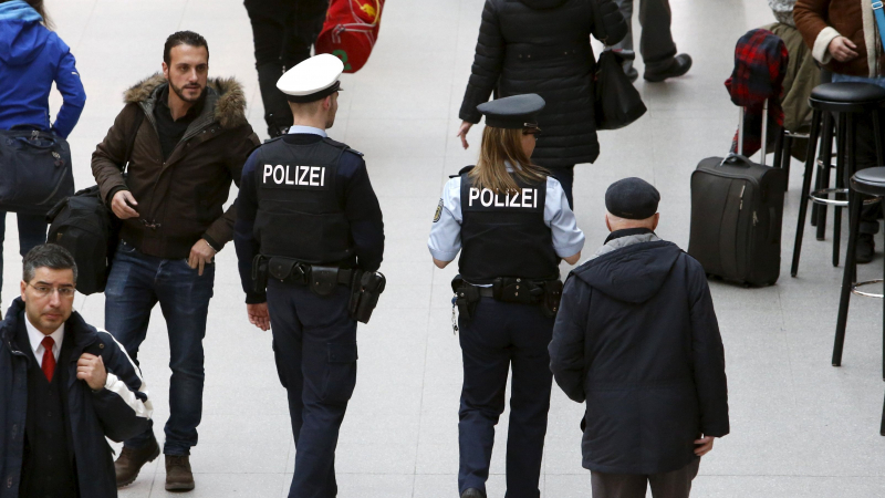 Германия издирва 76 ислямисти, които може всеки момент да окървавят страната 