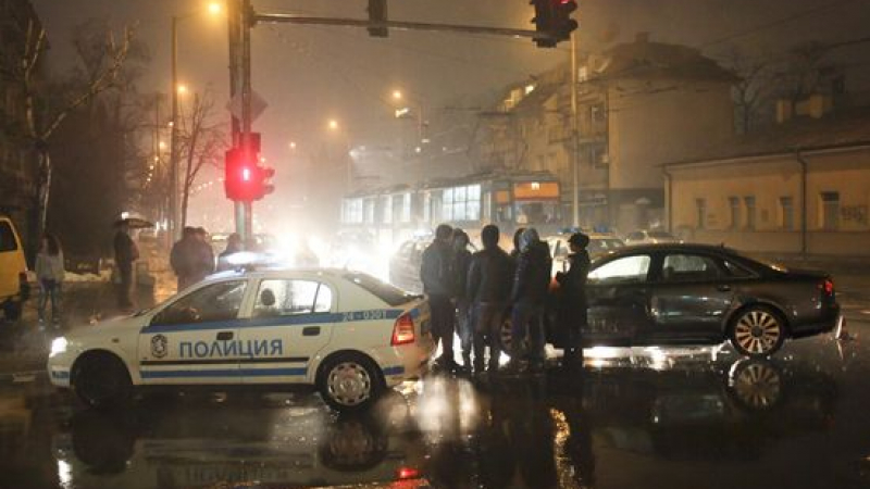 Катастрофа в София задръсти пътя през тунела към „Люлин”
