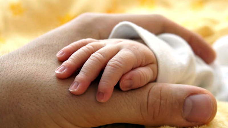 Бебе със сифилис се роди в Елена