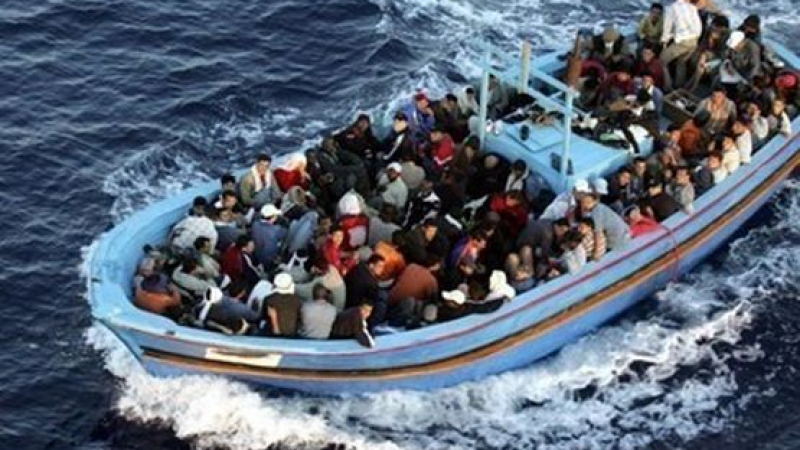 Криза! 4000 мигранти са спасени край Сицилия за два дни