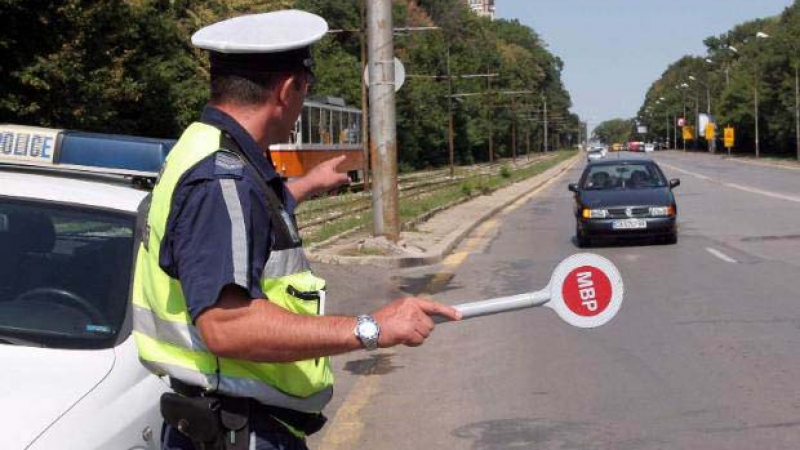 БЛИЦ предупреждава шофьорите: От днес МВР вади секирата за колите без Гражданска отговорност