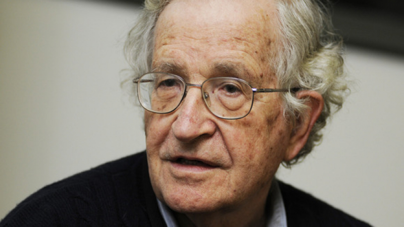 Размислите на Ноам Чомски за бежанската криза и други проблеми в ЕС