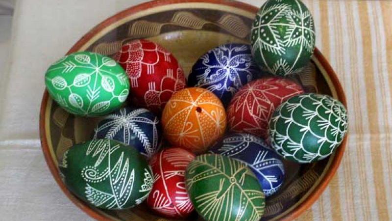 Как да не счупим яйцата за Великден (ВИДЕО)