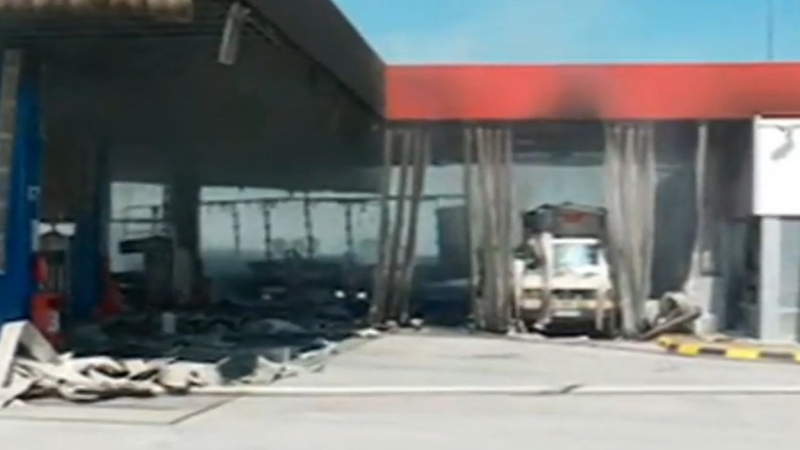 Първо в БЛИЦ: Шофьорът на камиона изскочил преди взрива!