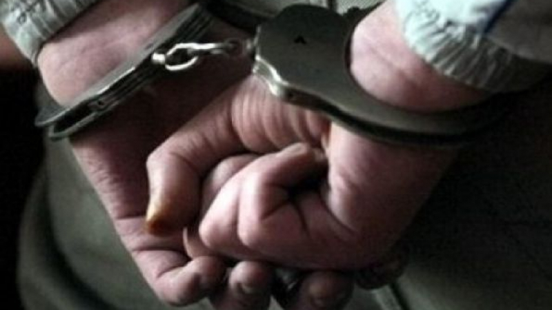 Арестуваха Стария Лапач след тараш в дома му, намериха наркотици и 2 везни