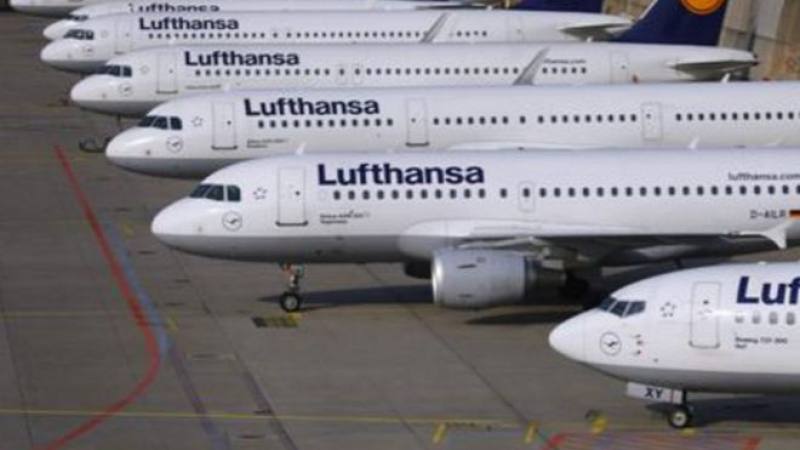 Блокада на летищата в Германия - над 1200 полета са анулирани 