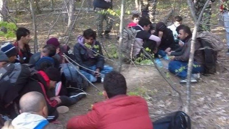 Заловиха мигранти край Пазарджик, в групата има 4 деца