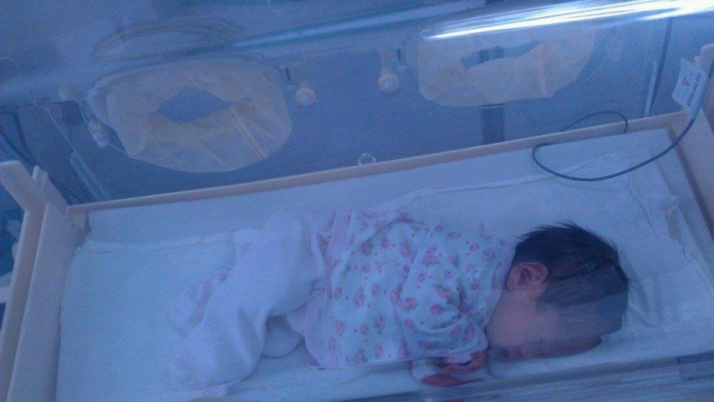 Новороденото било оставено в затворен черен сак в първомайската болница