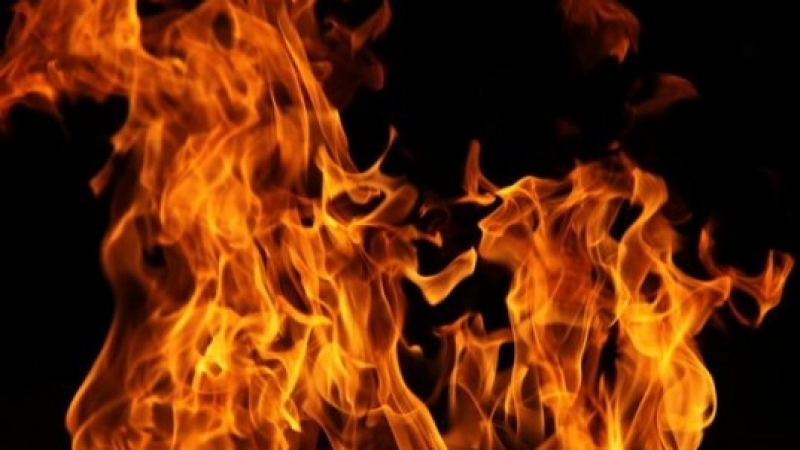 Силен пожар бушува на централния пазар в Кишинев 