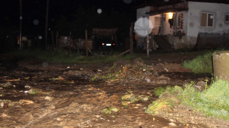 Невиждано от половин век наводнение в Казанлък и Розовата долина нощес