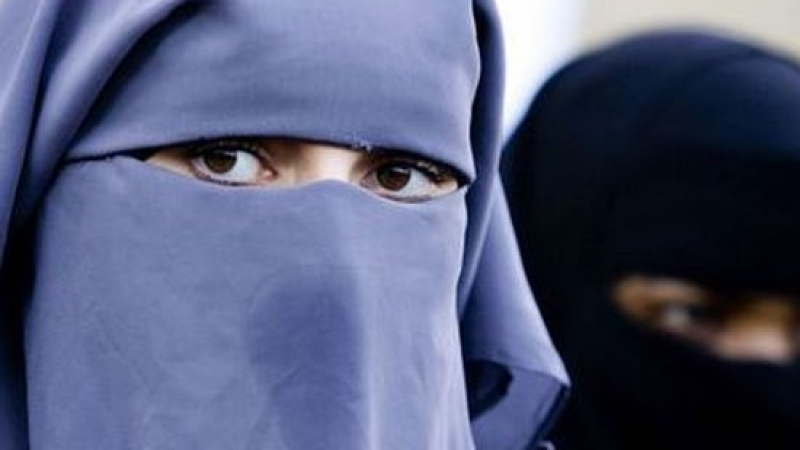 Махаш бурката или напускаш: Първа глоба за носене на хиджаб в Дания!
