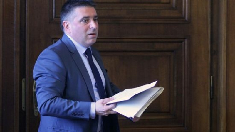Данаил Кирилов, председател на комисията по правни въпроси, от ГЕРБ: Интервюта на място ще чистят фантоми от списъците