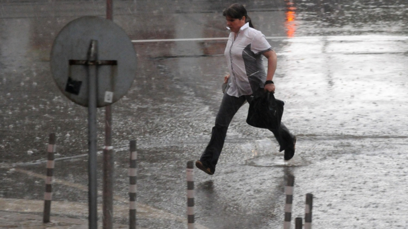 Климатолог: Валежи ще ни мъчат поне до 20 юни! Ще ни мокри, ако не всеки ден, то поне през ден