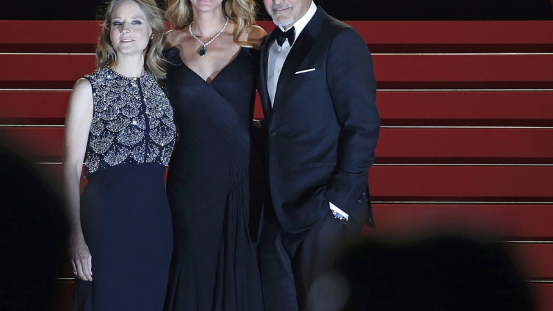 Джулия Робъртс и Джордж Клуни нищят измами на Уолстрийт