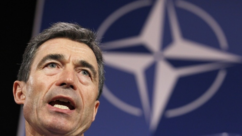 Бивш шеф на НАТО съветва Киев за $ 100 000