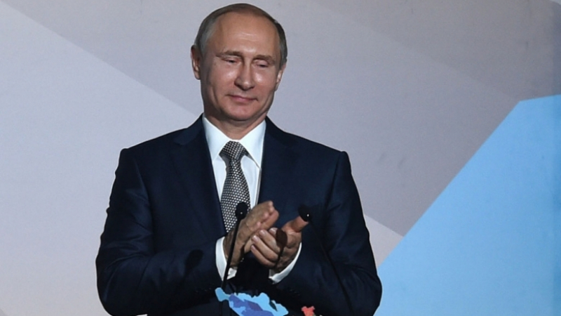 „Коммерсант“: Поддръжниците на Путин очакват 2018 година, за да гласуват отново за него