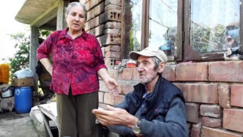 Скандал! Строителният контрол в Силистра събаря къща на възрастни хора след спорно решение (СНИМКИ)