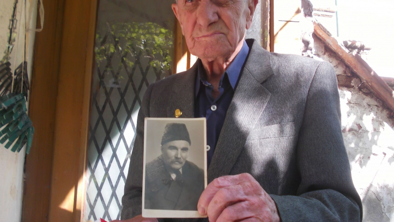 95-годишният Живко Грозев се гордее с дядо си - обявилия се срещу Живков Добри Терпешев