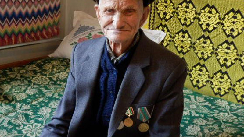 103 годишният дядо Любен от Гинци знае повече от енциклопедиите за живота на селото