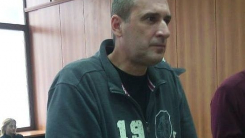 Извънредни новини от съда за експолицая Венци Караджов, убил родителите си заради имот