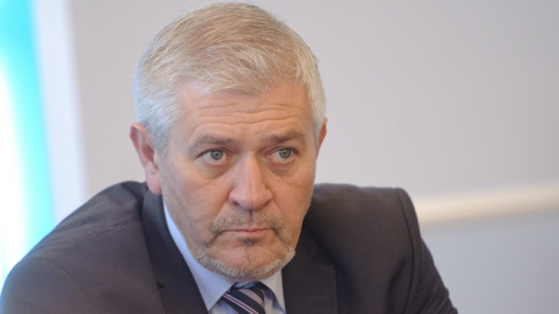 Ваньо Шарков отсече: Никой няма да закрива Фонда за лечение на деца