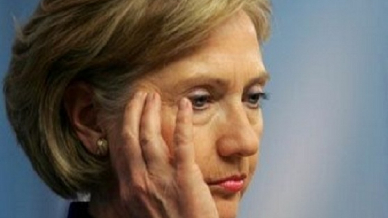 Руски хакери удариха Хилъри Клинтън по най-болното място