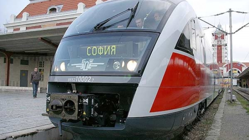 Купуват влаковете стрели с пари от концесията на Летище „София”