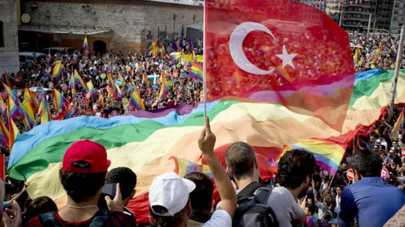 Властите в Истанбул забраниха провеждането на гей парад