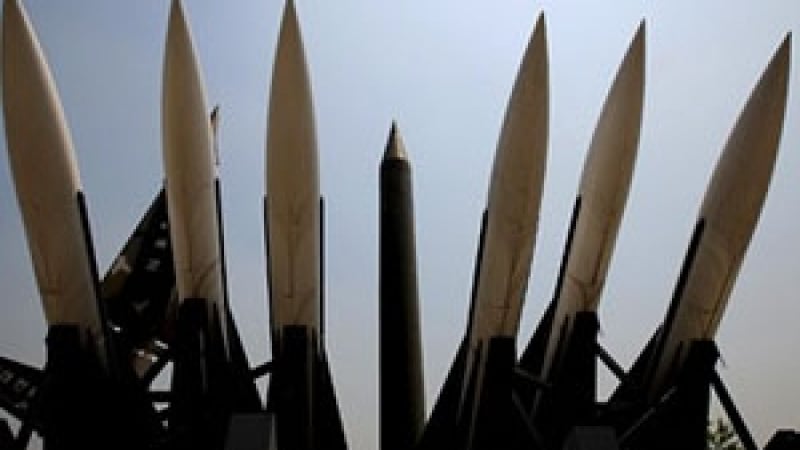  Южна Корея обсъжда със съюзниците си ответни мерки срещу Пхенян