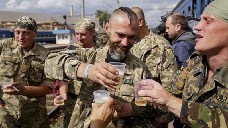 Болести и алкохол станали причина за половината загуби на украинската армия в Донбас